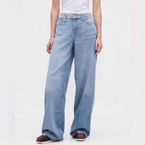 🆕 GAP Mid Rise UltraSoft Baggy Jeans - Light Indigo Wash - Size 10R